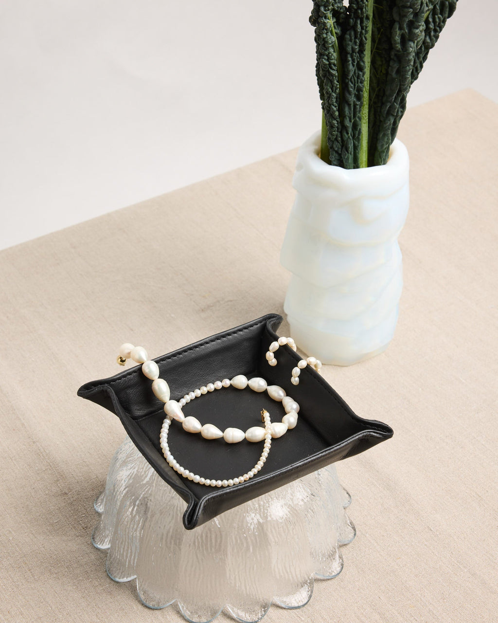 Bernard Lederteller - Schwarz