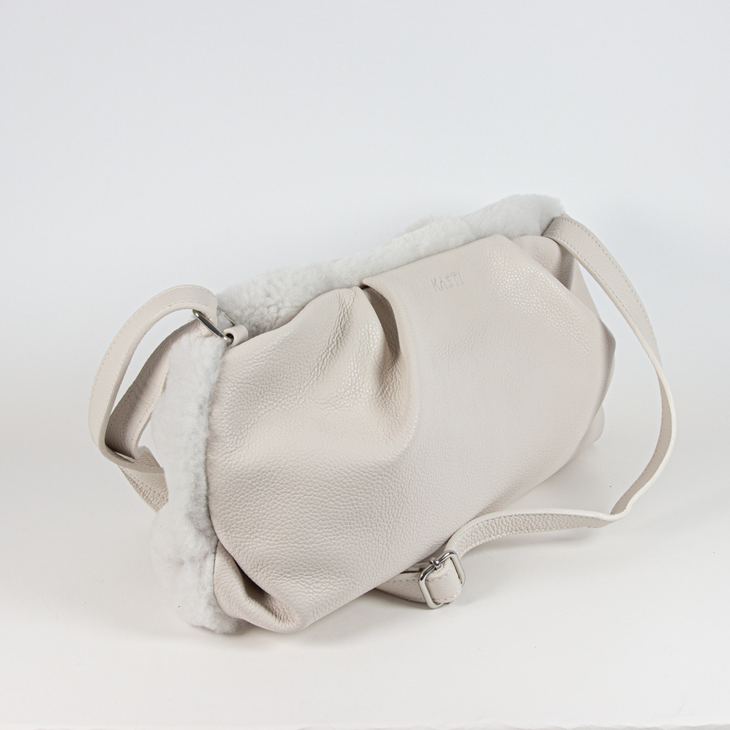 Große Beuteltasche aus Filz – Cremweiß